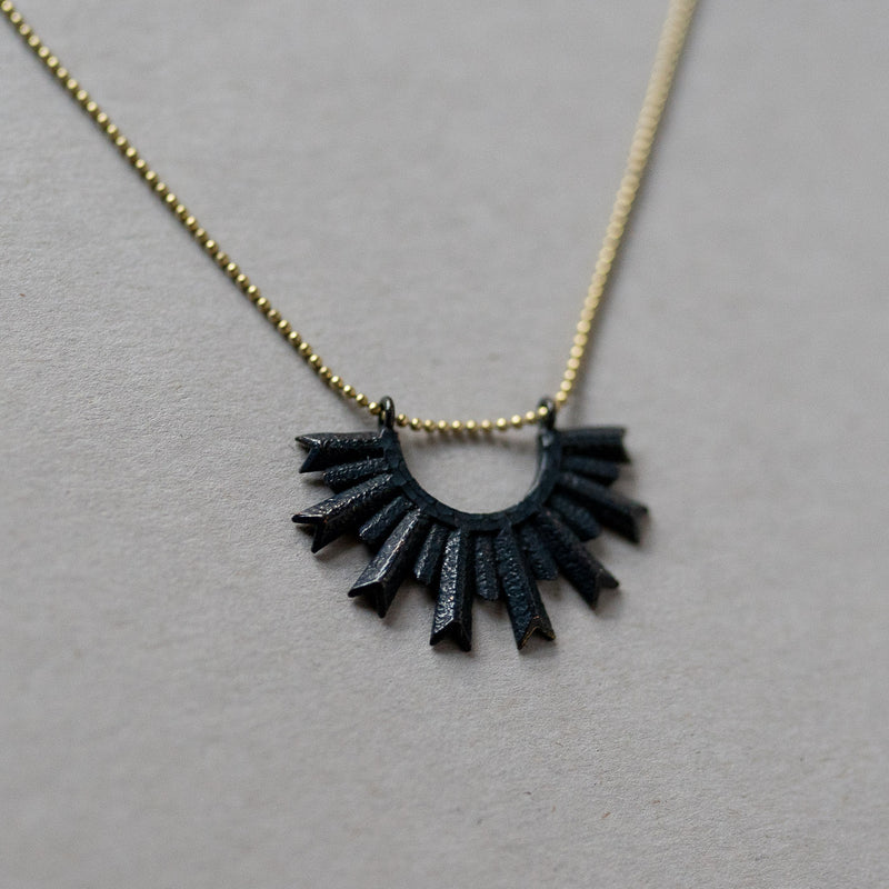 Sunset Cliffs necklace -black